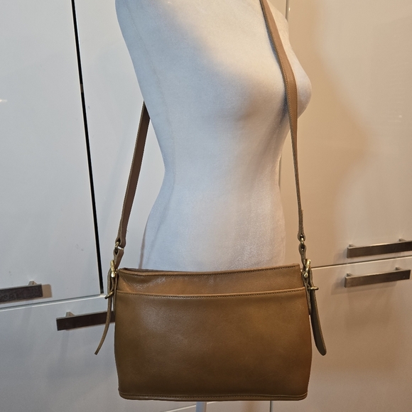 VTG Coach Equestrian Genuine Leather Shoulder Bag Camel Tan J7C-9802 - Picture 1 of 16